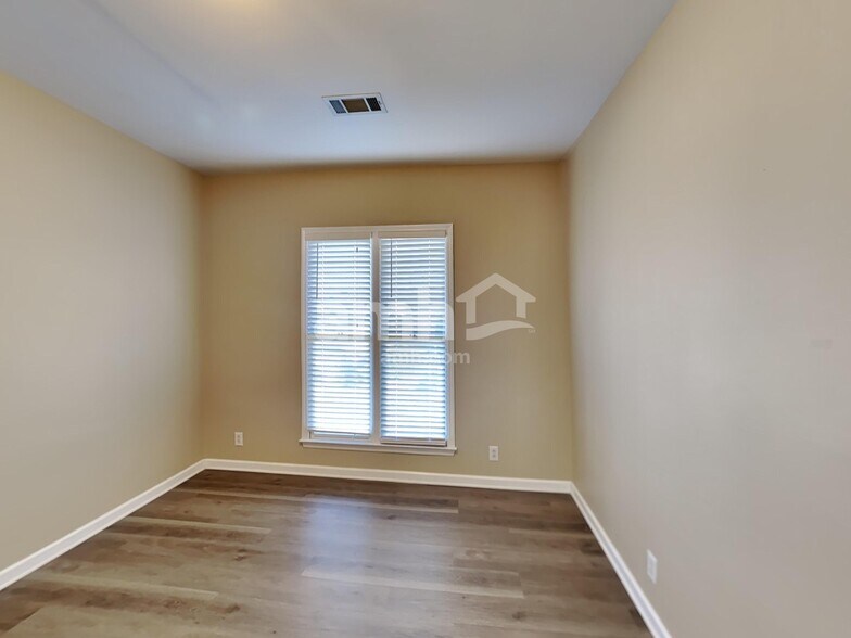 Building Photo - 720 Magnolia Trail