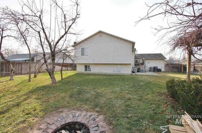 Building Photo - 8776 W Mediterranean Ct