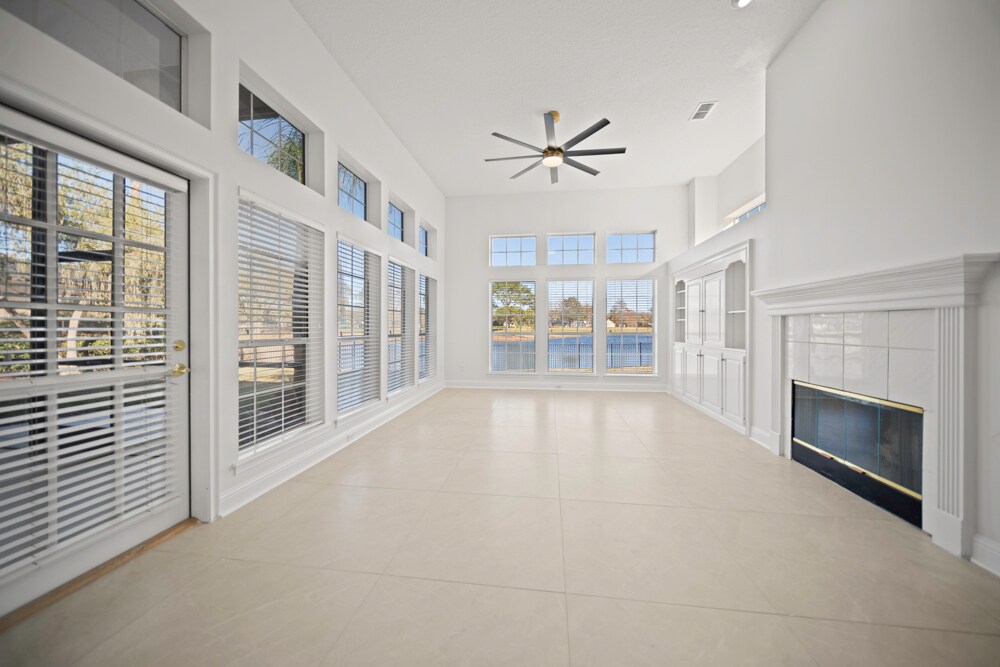 Building Photo - 10061 Vineyard Lake Rd E