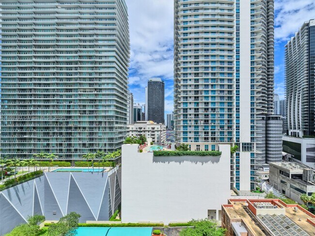 Building Photo - 1250 N Miami Ave