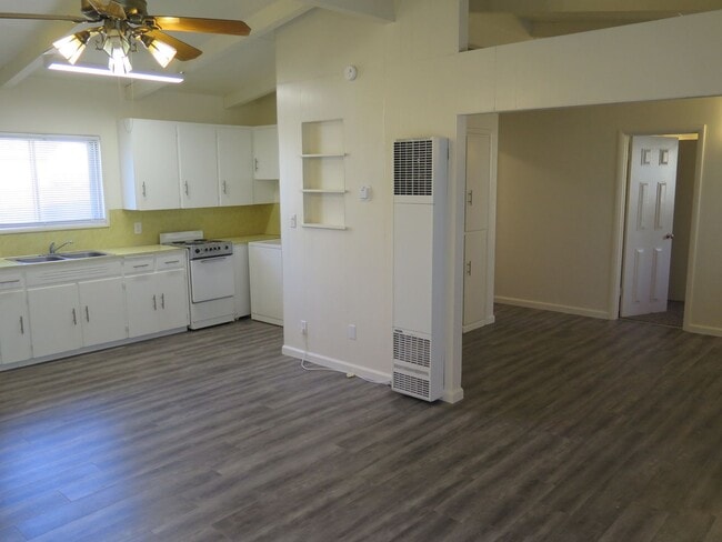 Building Photo - Ash Duplex