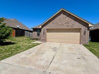 Building Photo - Beautiful home located in Piedmont Schools!