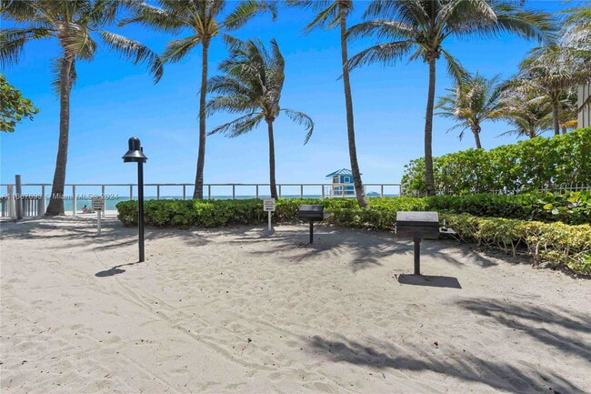 Building Photo - 3001 S Ocean Dr