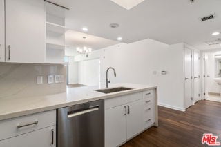 Building Photo - 13700 Marina Pointe Dr