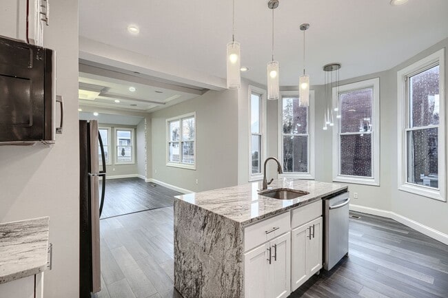 Building Photo - 4012 Fernhill Ave