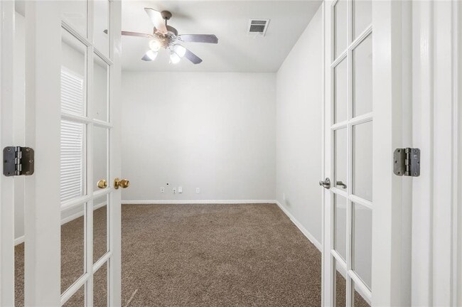 Building Photo - 3807 Links Ln