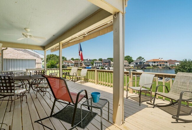 Building Photo - 112 Cove Point