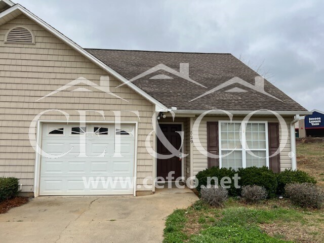 Building Photo - 529 Victoria Manor Dr