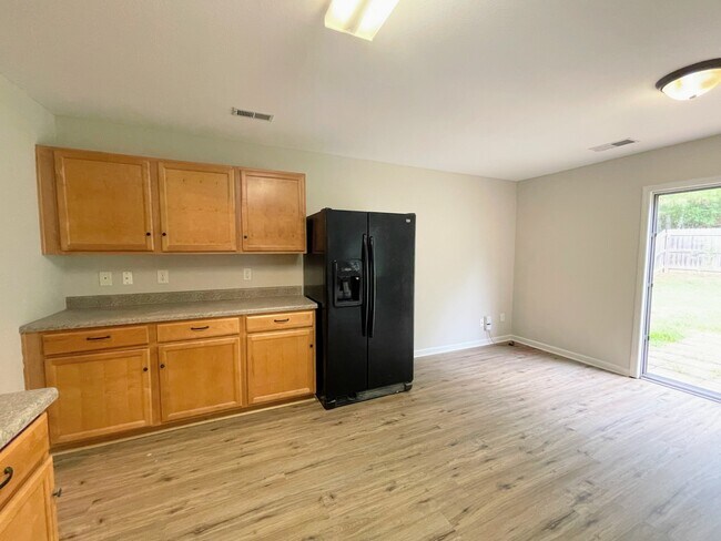 Building Photo - 30003 Westfield Dr