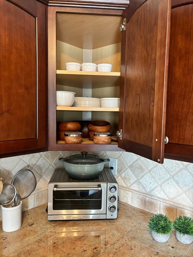 Building Photo - 16 Mussey St