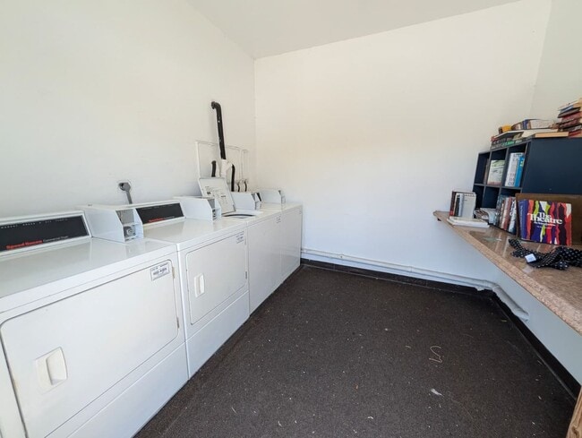 Building Photo - Spacious 2BR Retreat Near Beaches & Dining