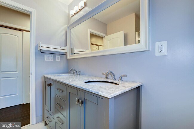 Building Photo - 4209 JENIFER St NW
