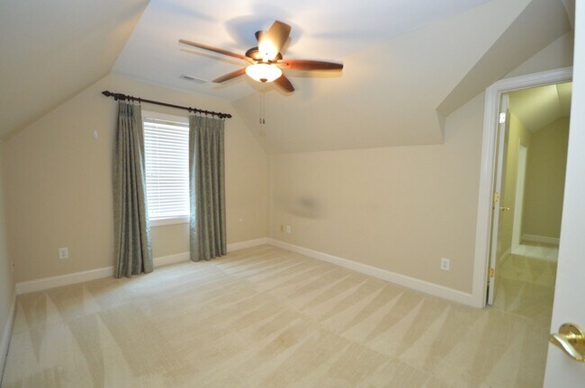 Building Photo - 114 Prestonian Pl