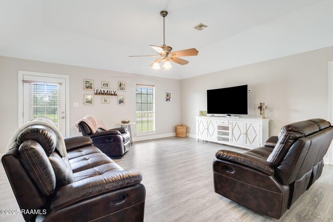 Building Photo - 1064 Oleus Champagne Rd