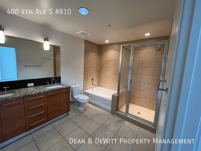 Building Photo - 400 4th Ave S