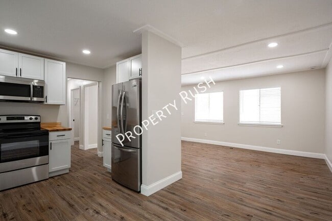 Building Photo - 7713 Nautical Way