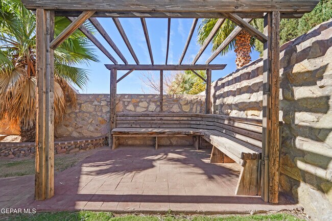 Building Photo - 14351 Spanish Point Dr