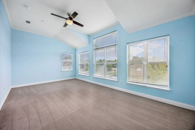 Building Photo - 3 bedroom 3.5 bath on island