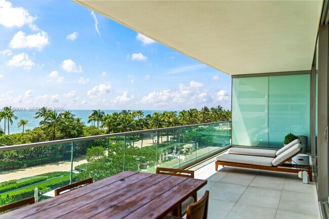 Building Photo - 10203 Collins Ave