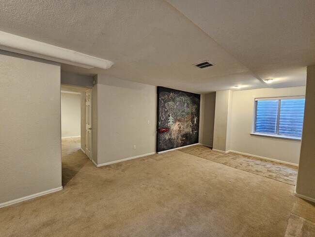 Building Photo - 11215 Jansen St