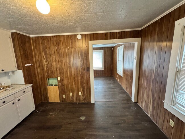 Building Photo - 2/1 House in Shelby, NC - House will be deep cleaned