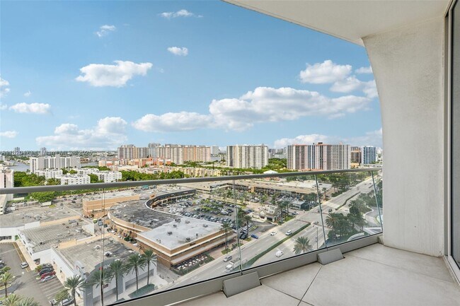 Building Photo - 16901 Collins Ave