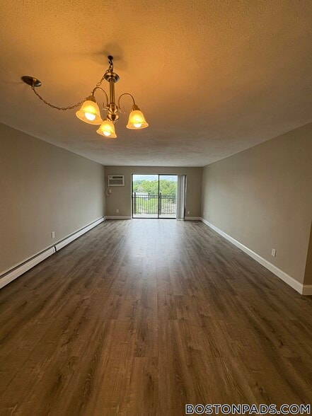 Building Photo - 24 Whites Ave