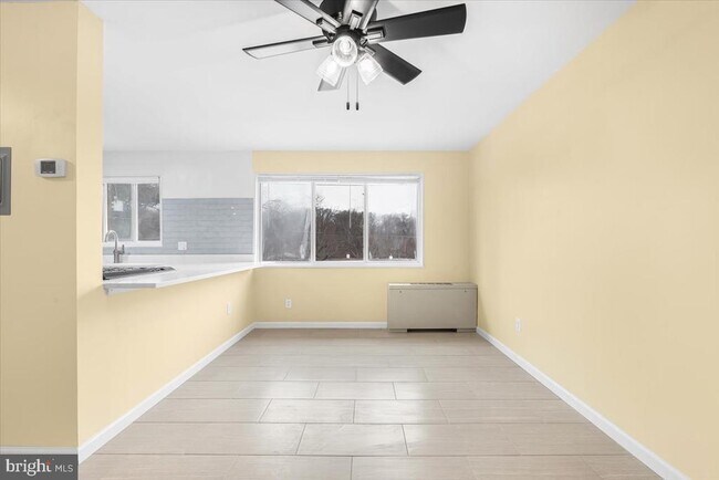 Building Photo - 9734 Glen Ave