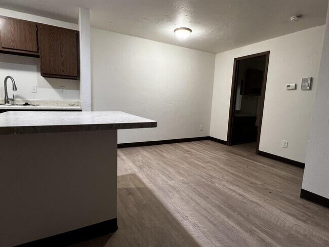 Building Photo - 2730 Humboldt Rd