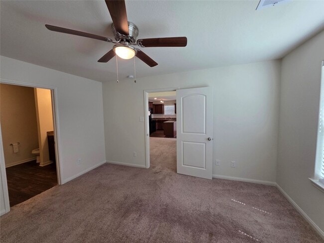 Building Photo - 723 Crystal Lakes Dr