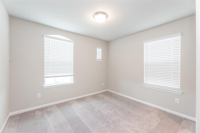 Building Photo - 1230 Glendora Dr