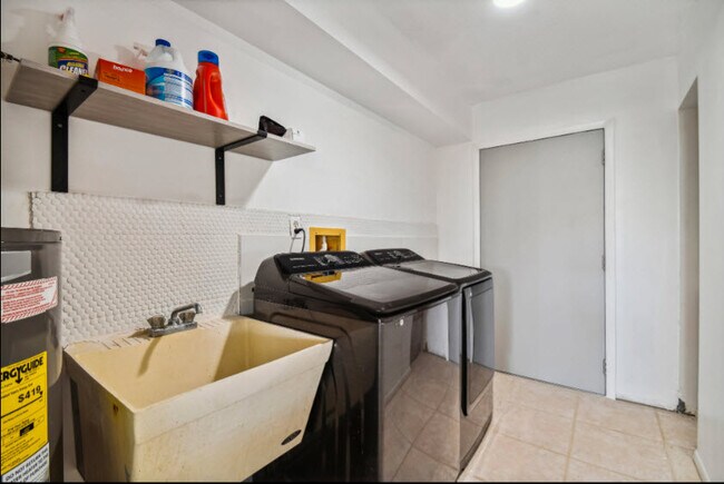 Building Photo - 5058 Ackley Terrace