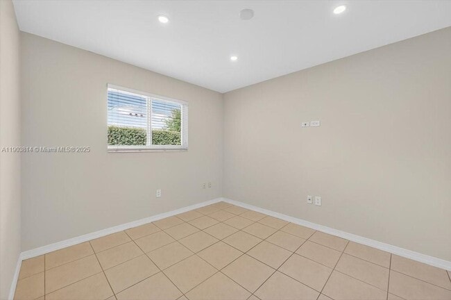 Building Photo - 349 Santander Ave