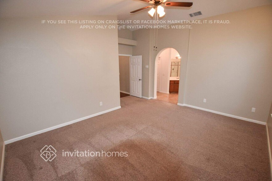 Building Photo - 8047 Stretto Ct