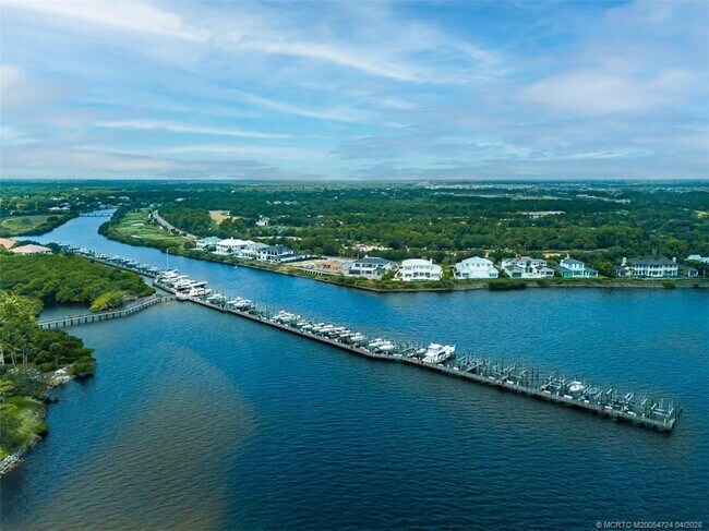 Building Photo - 2371 SW Carriage Hill Terrace