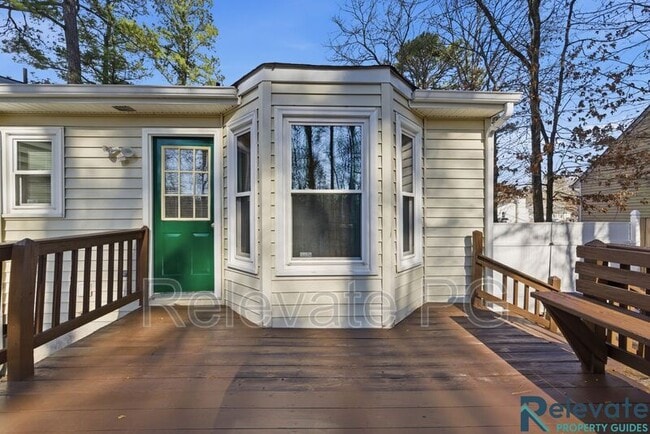 Building Photo - 2713 Chariot St