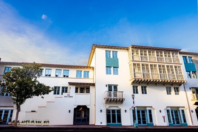 Building Photo - Park View Pasadena