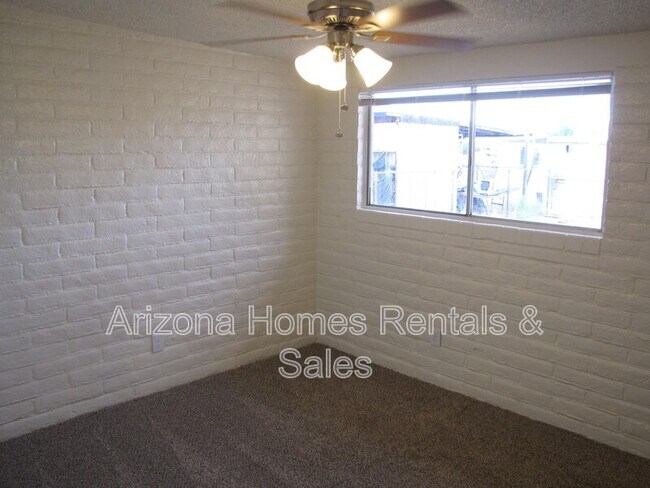 Building Photo - 7631 E Apple Tree Dr