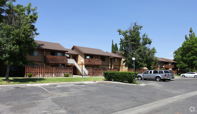 Building Photo - Meadow Woods Apartments