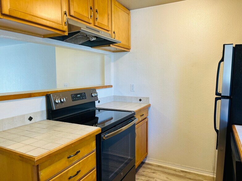 Building Photo - 1144 N 198th St