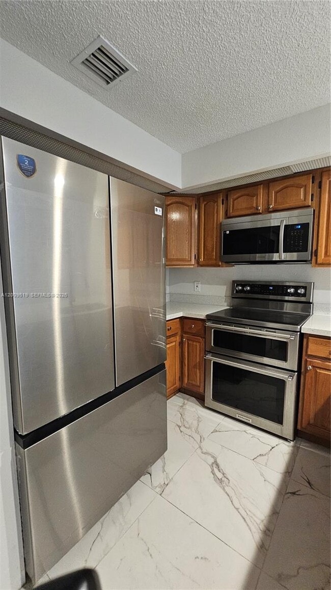 Building Photo - 1953 Players Pl