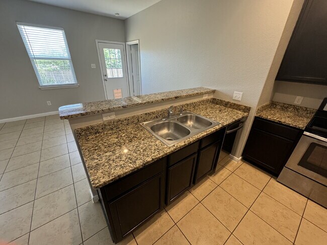 Building Photo - 3-bed 2-bath 2-car garage in Magnolia Spri...