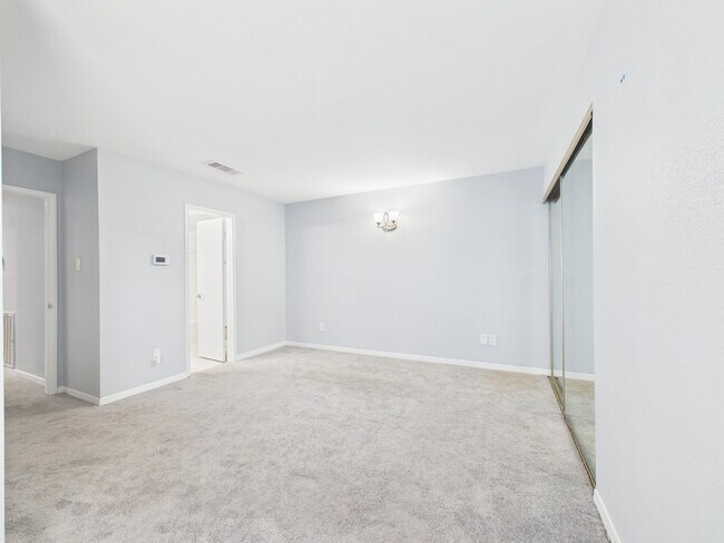 Building Photo - 7655 S Braeswood Blvd