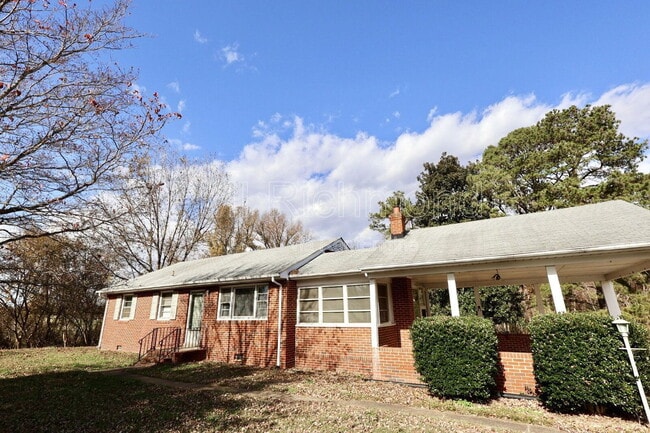 Building Photo - 4038 Old Church Rd