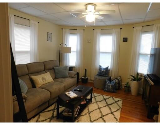 Building Photo - 42 Baldwin St