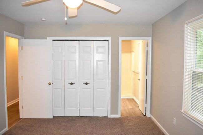 Building Photo - Great Split Foyer In Fredericksburg!