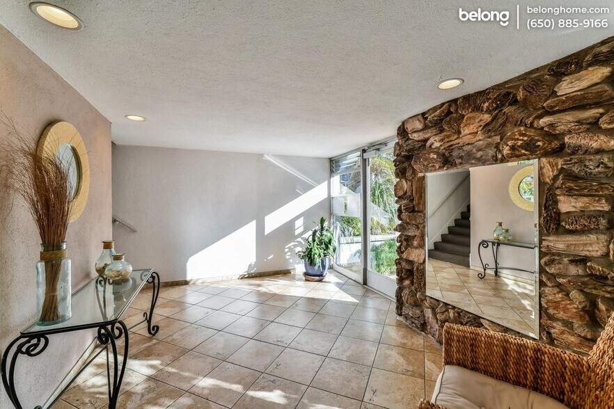 Building Photo - 1250 E Ocean Blvd