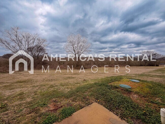 Building Photo - Modern Single Level Living in Eastaboga, AL!