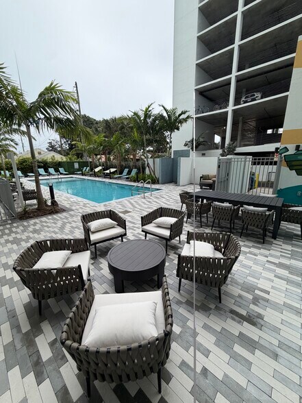 Building Photo - 406 N 20th Ave