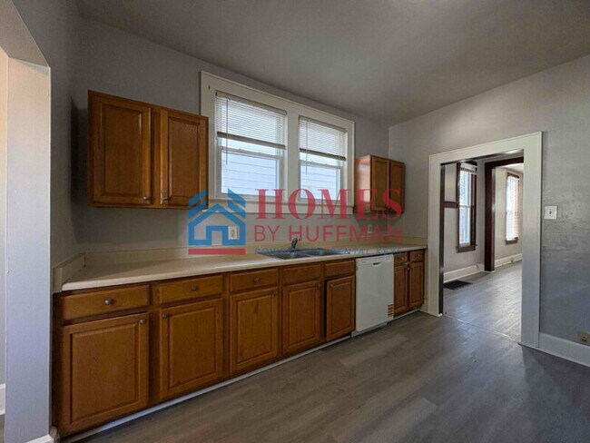 Building Photo - Two Bedroom House | Now Available | Move In Special